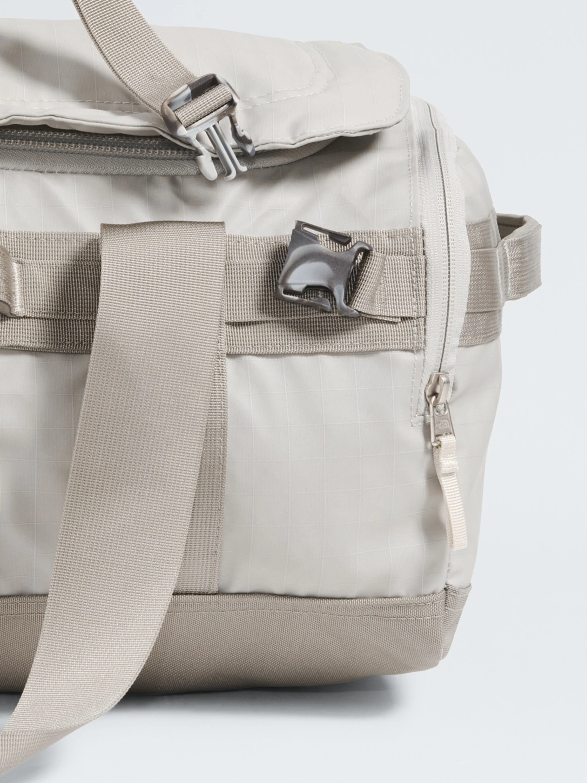The North Face Base Camp Voyager Duffel Bag 42L - Image 11